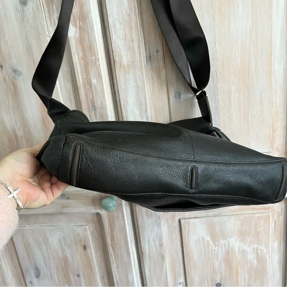 Tumi Leather Laptop Crossbody Handbag Purse Bag